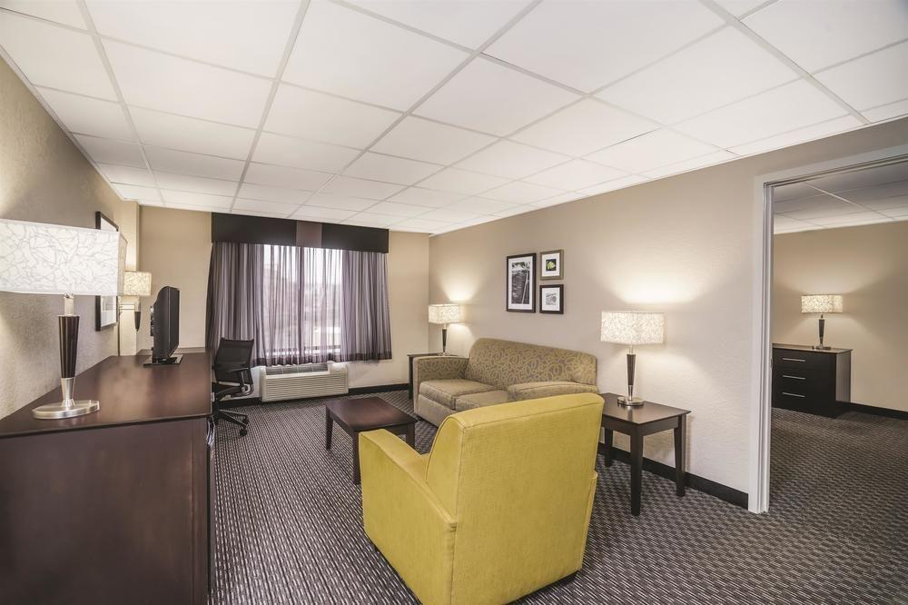 La Quinta By Wyndham Clifton/Rutherford Esterno foto